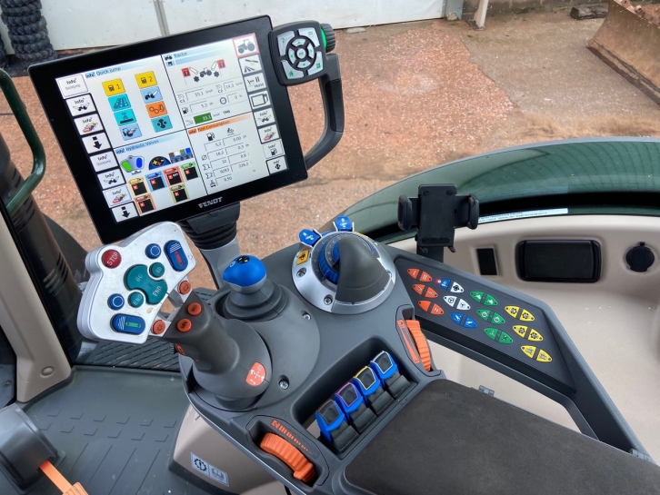 Fendt 724 Profi-Plus