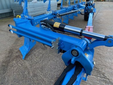 Lemken Diament 16V plough