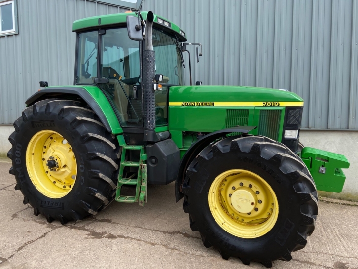 John Deere 7810