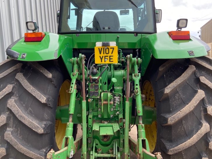 John Deere 7810