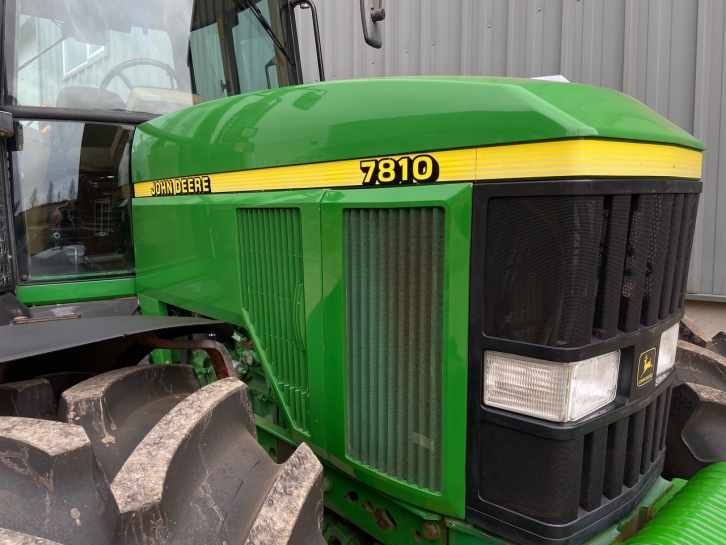 John Deere 7810