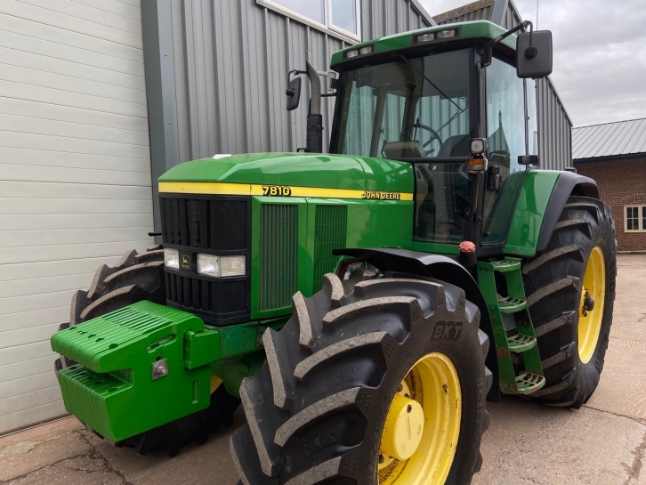 John Deere 7810