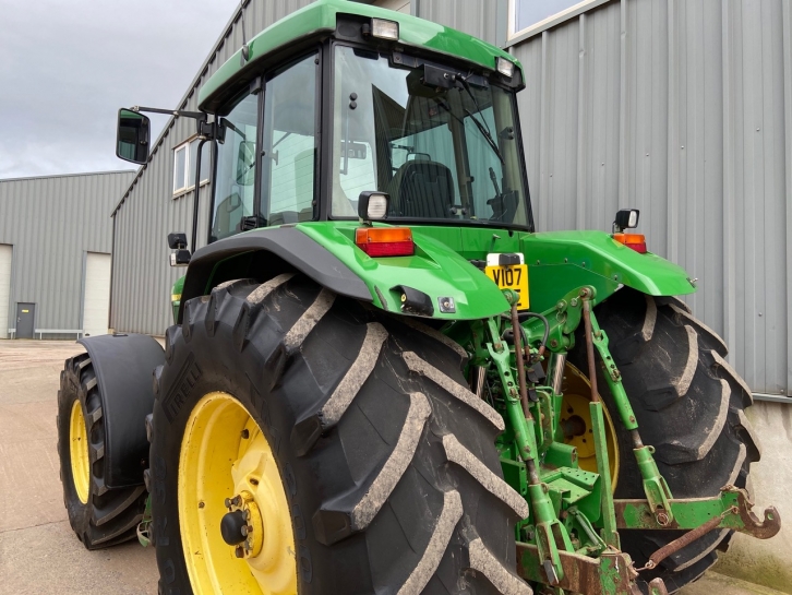 John Deere 7810