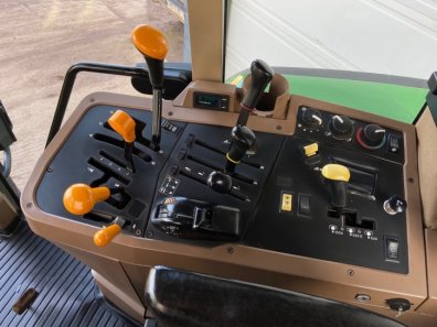 John Deere 7810