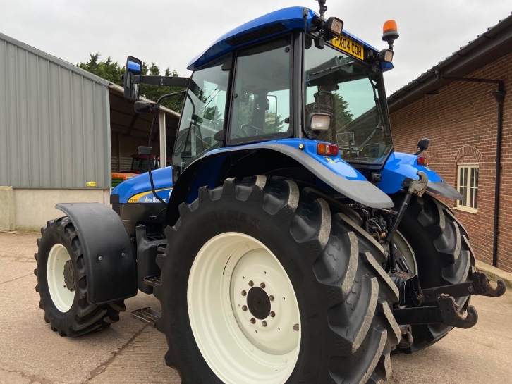 New Holland TM155