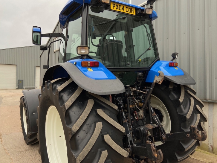 New Holland TM155