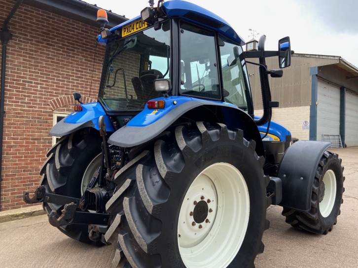 New Holland TM155