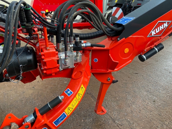 Kuhn Merge Maxx 950