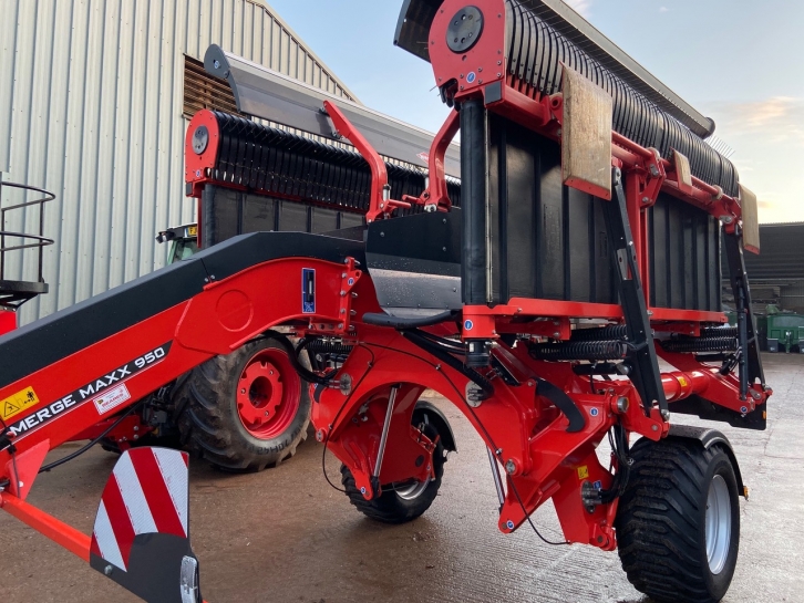 Kuhn Merge Maxx 950