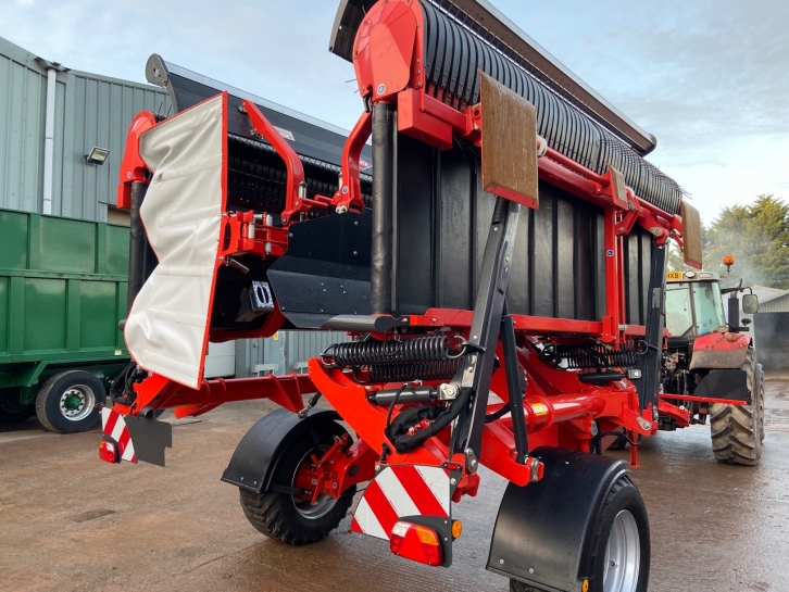 Kuhn Merge Maxx 950