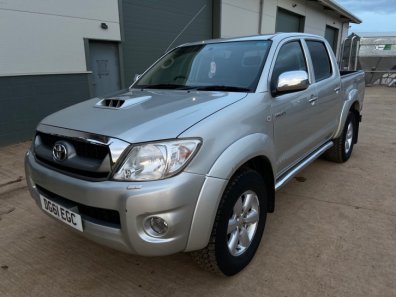 Toyota Hi-Lux Invincible 3.0LT Diesel