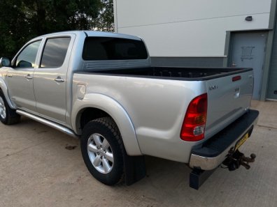 Toyota Hi-Lux Invincible 3.0LT Diesel