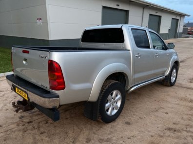 Toyota Hi-Lux Invincible 3.0LT Diesel