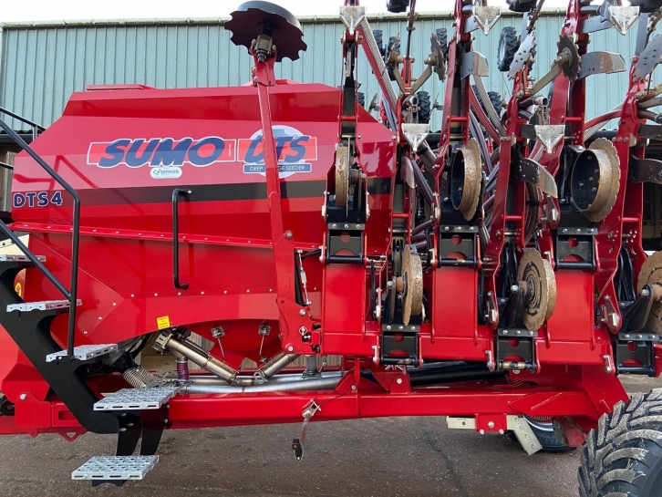 Sumo DTS4 Deep Tillage Seeder