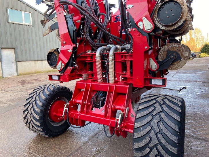 Sumo DTS4 Deep Tillage Seeder