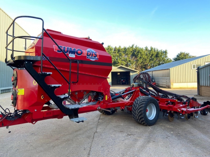 Sumo DTS4 Deep Tillage Seeder
