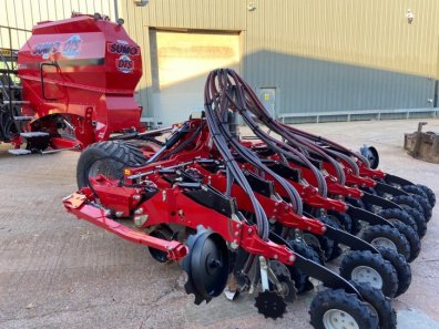 Sumo DTS4 Deep Tillage Seeder