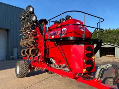 Sumo DTS4 Deep Tillage Seeder