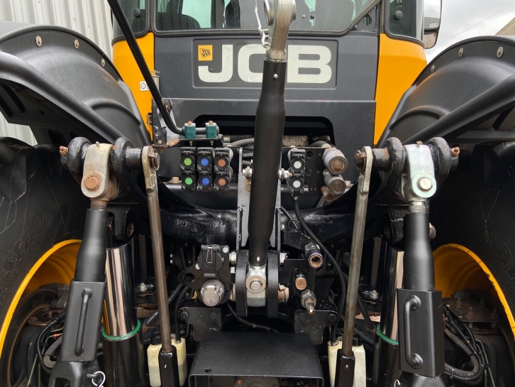 JCB 4220