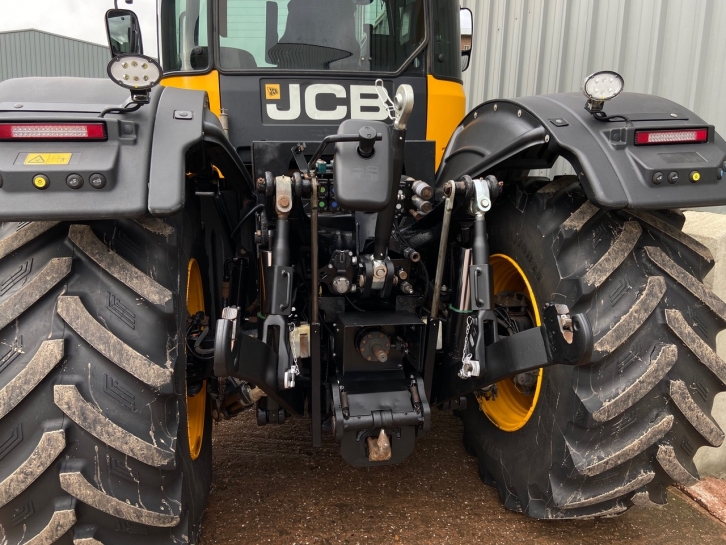 JCB 4220