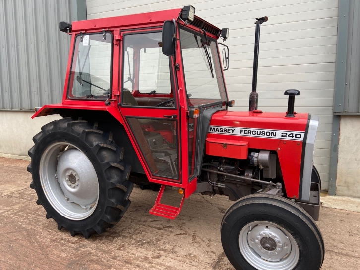 Massey Ferguson 240