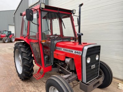 Massey Ferguson 240