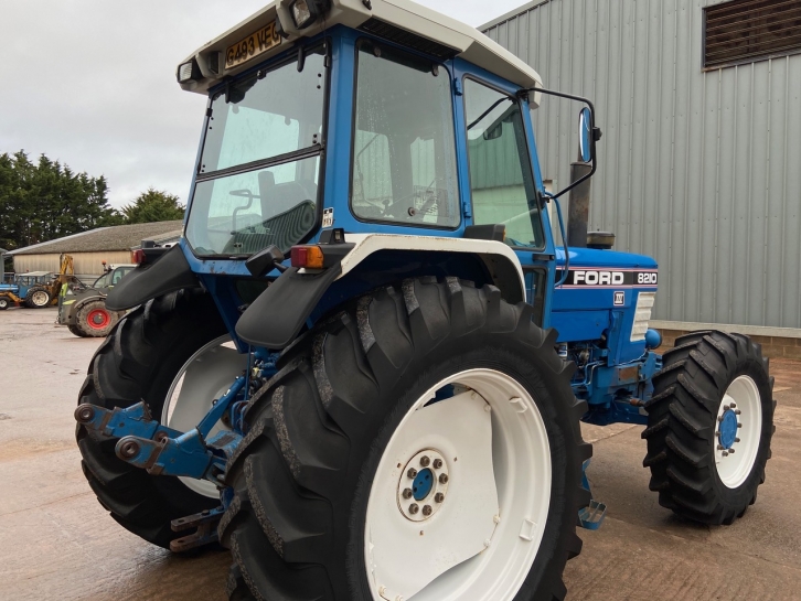 Ford 8210 III