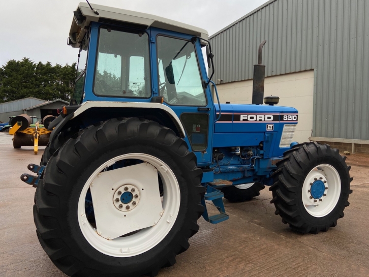 Ford 8210 III