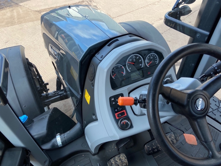 Valtra T194