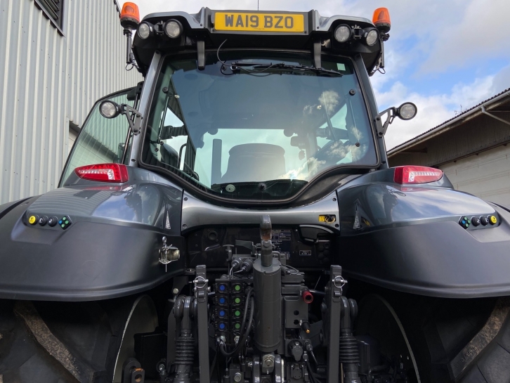 Valtra T194