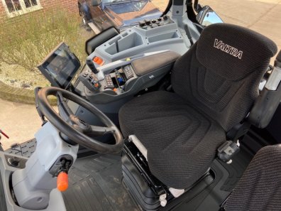 Valtra T194