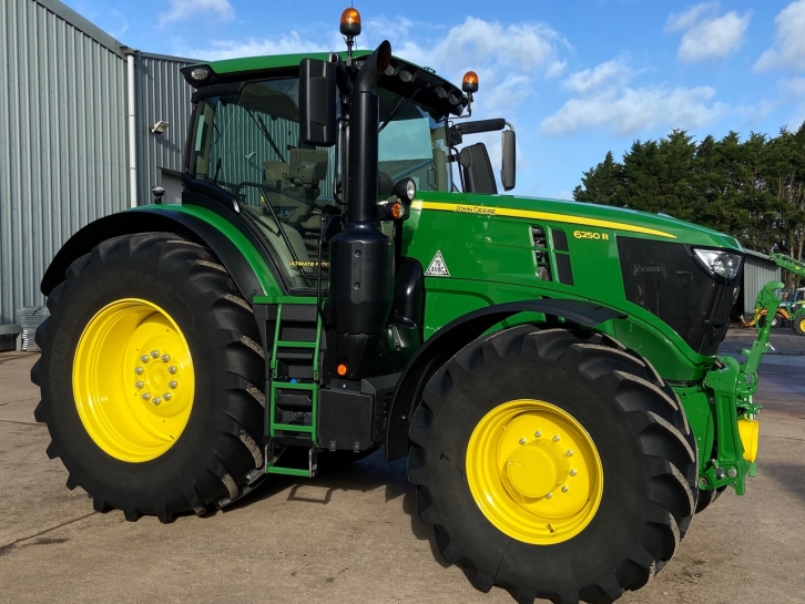 John Deere 6250R