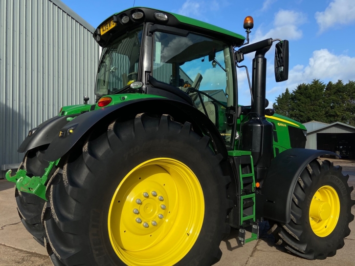 John Deere 6250R
