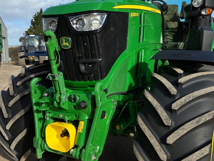 John Deere 6250R