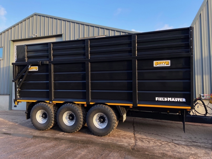Smyth FM24 silage trailer
