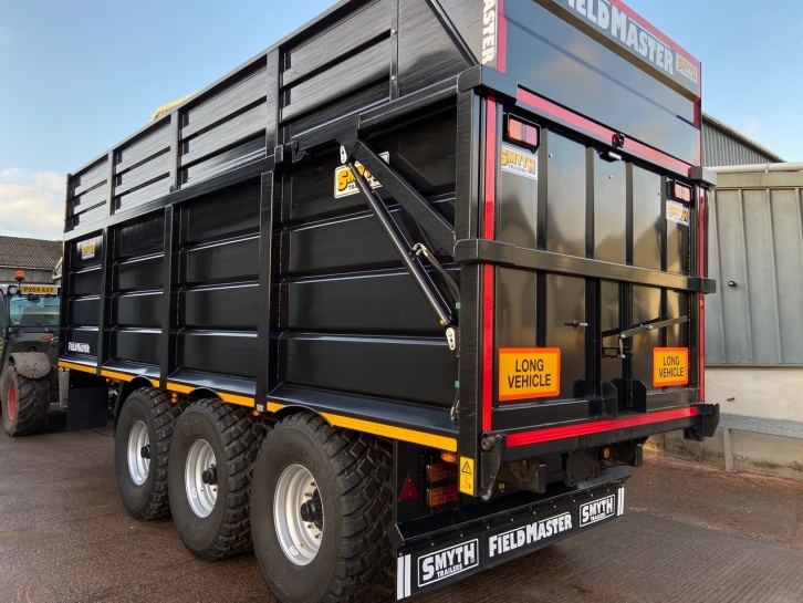 Smyth FM24 silage trailer