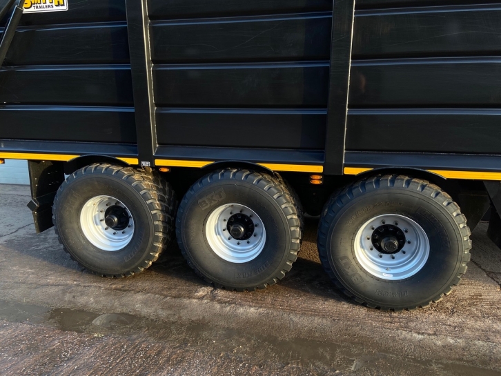 Smyth FM24 silage trailer