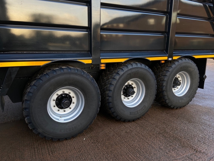 Smyth FM24 silage trailer