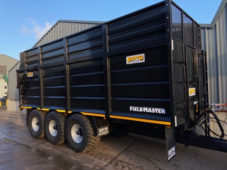 Smyth FM24 silage trailer