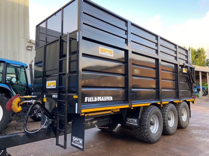 Smyth FM24 silage trailer