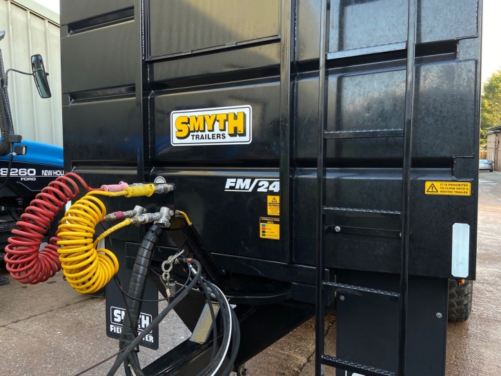 Smyth FM24 silage trailer