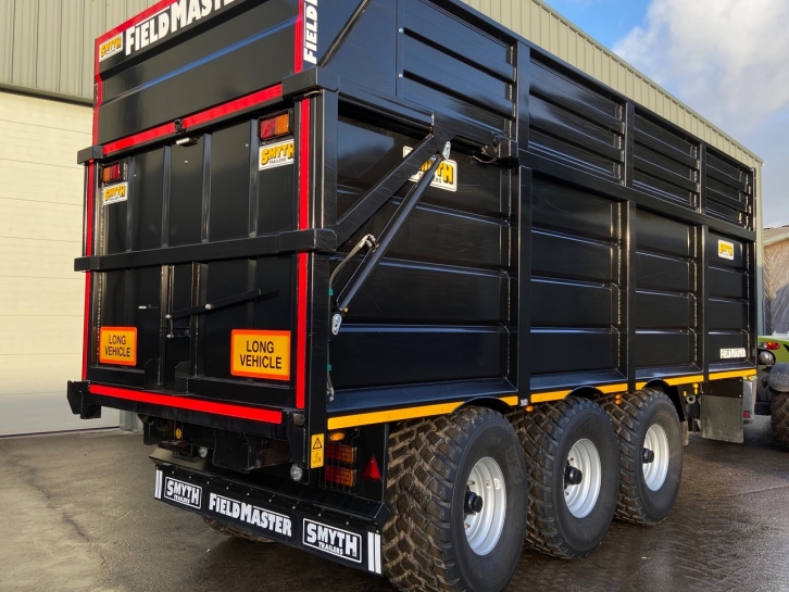 Smyth FM24 silage trailer