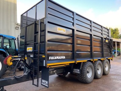 Smyth FM24 silage trailer