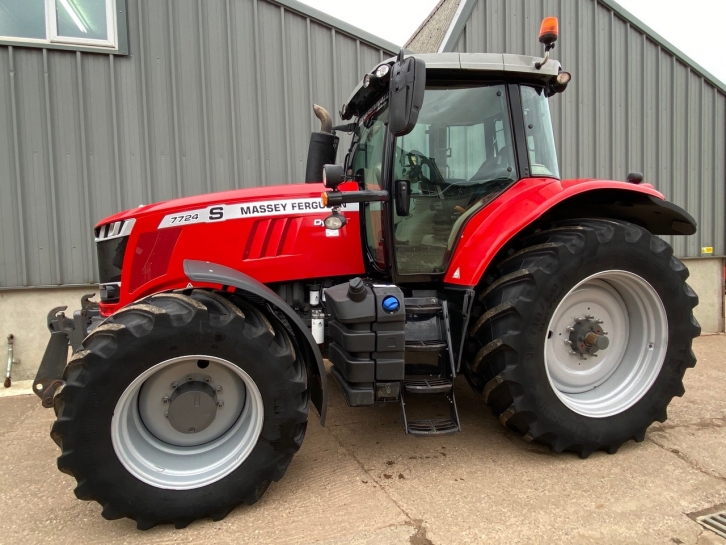 Massey Ferguson 7724S Exclusive