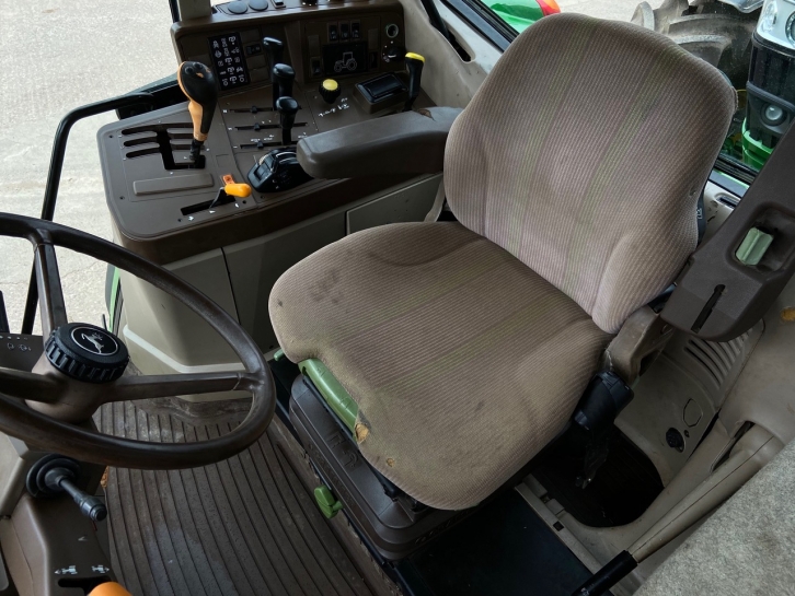 John Deere 6420