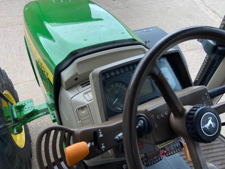 John Deere 6420