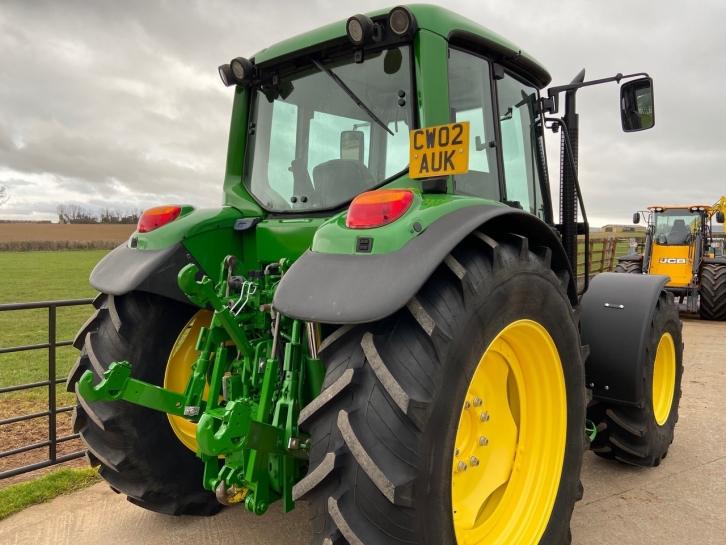 John Deere 6420