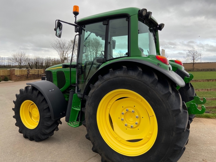 John Deere 6420