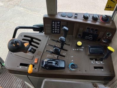 John Deere 6420