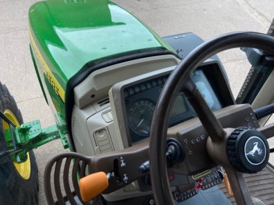 John Deere 6420